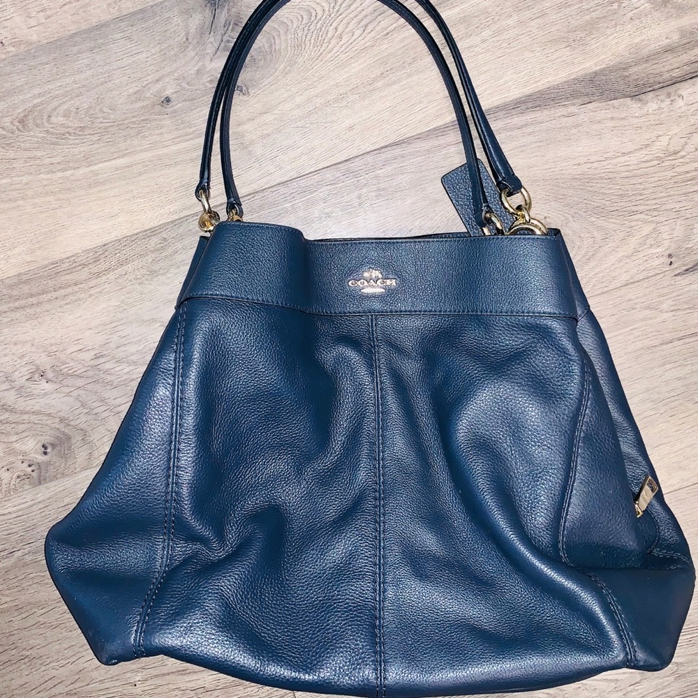 NWOT Coach Navy Large Lexy Purse